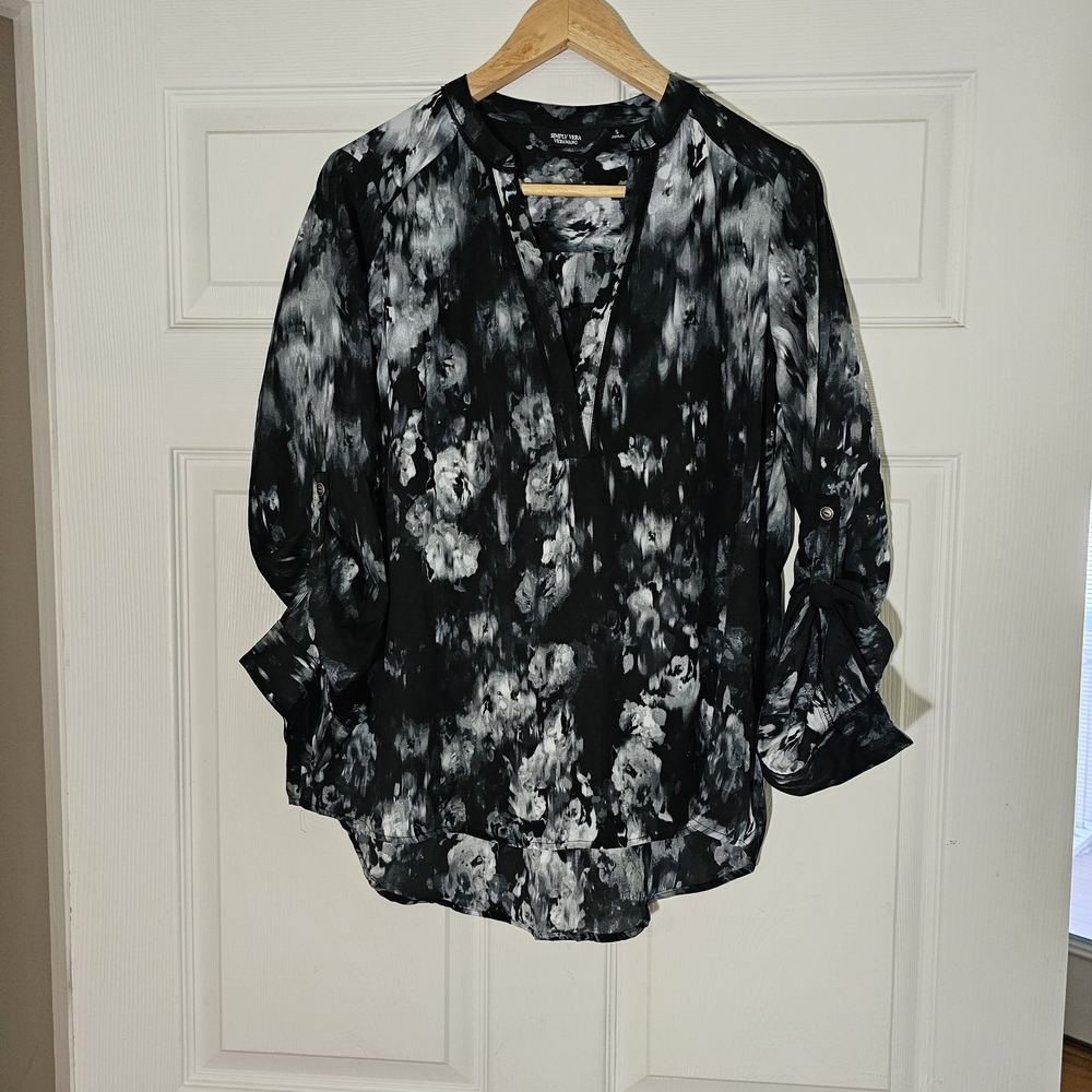 Simply Vera Vera Wang Black And White Floral Blouse Size S